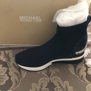 Michael Kors Skylar Booties size 6.5.